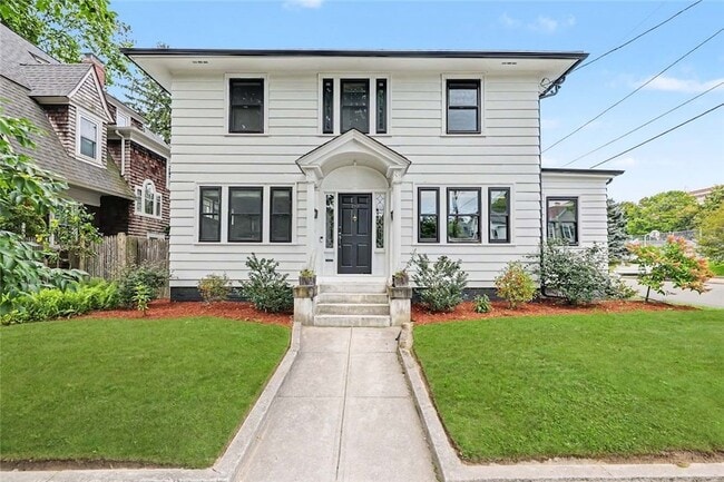 Photo - 310 Elmgrove Ave