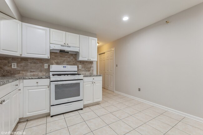 Kitchen - West Gate Apartments of Caldwell