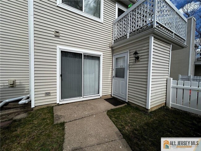 Photo - 13 Sweetgum Ln