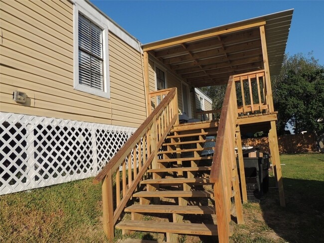Building Photo - 811 6th St Rental