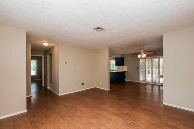 Photo - 5946 Stringfellow Rd