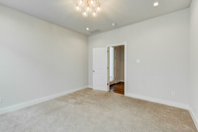 Photo - 5857 Dolores St