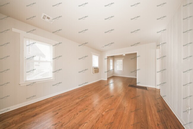 Photo - 1701 E Madison St