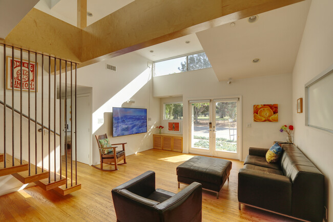 Living room - 1709 Dewey St Casa