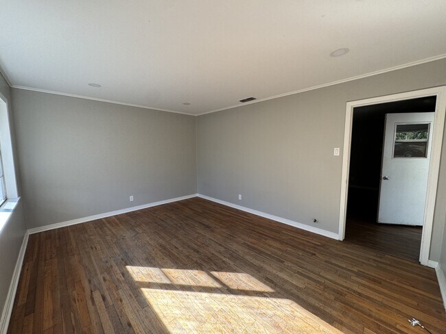 Photo - 1019 Brooksy St