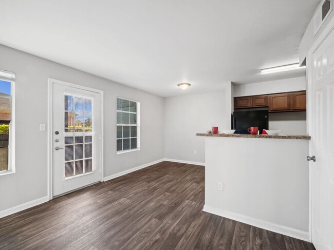 Photo - Forest Creek Apartments