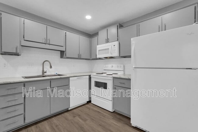 Photo - 111 E Mell St Unit #15