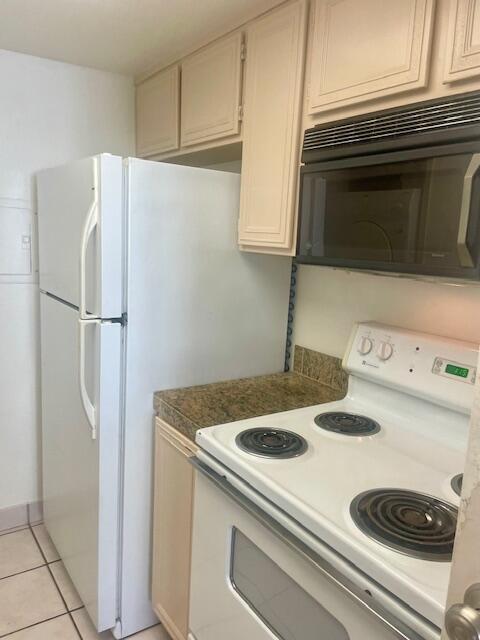 Photo - 72586 Edgehill Dr Unit 3