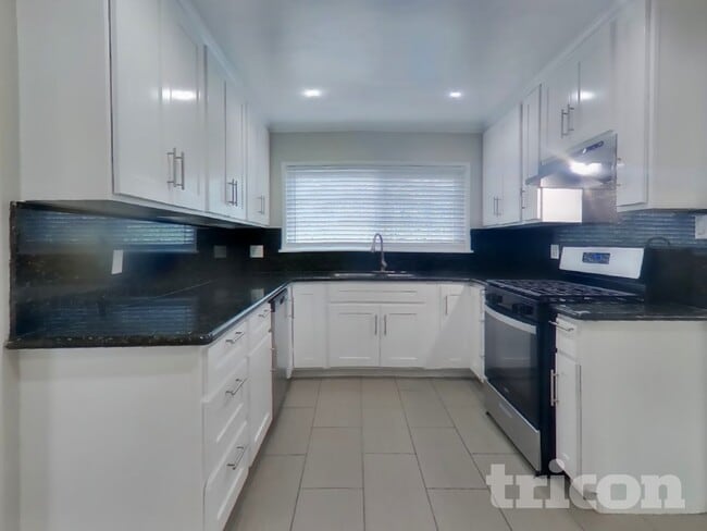 Photo - 121 Hodges St