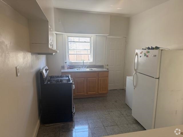 Building Photo - 44 W 54th St Unit 1R Rental