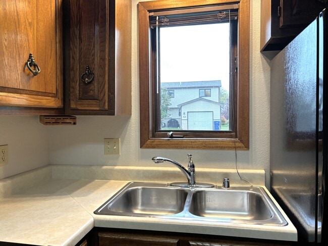 Photo - 315 Heather Ln