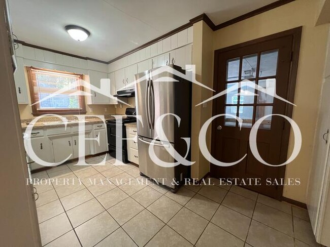Photo - 308 Pine Lake Ct