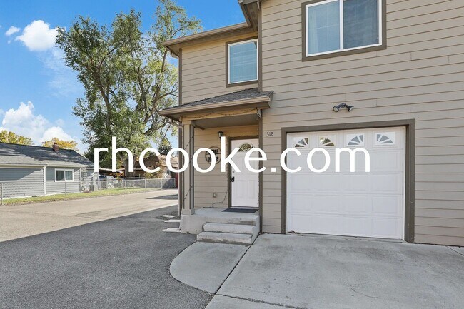 Photo - 312 S Blake Rd