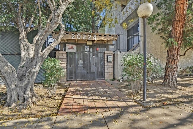 Photo - 20224 Sherman Way