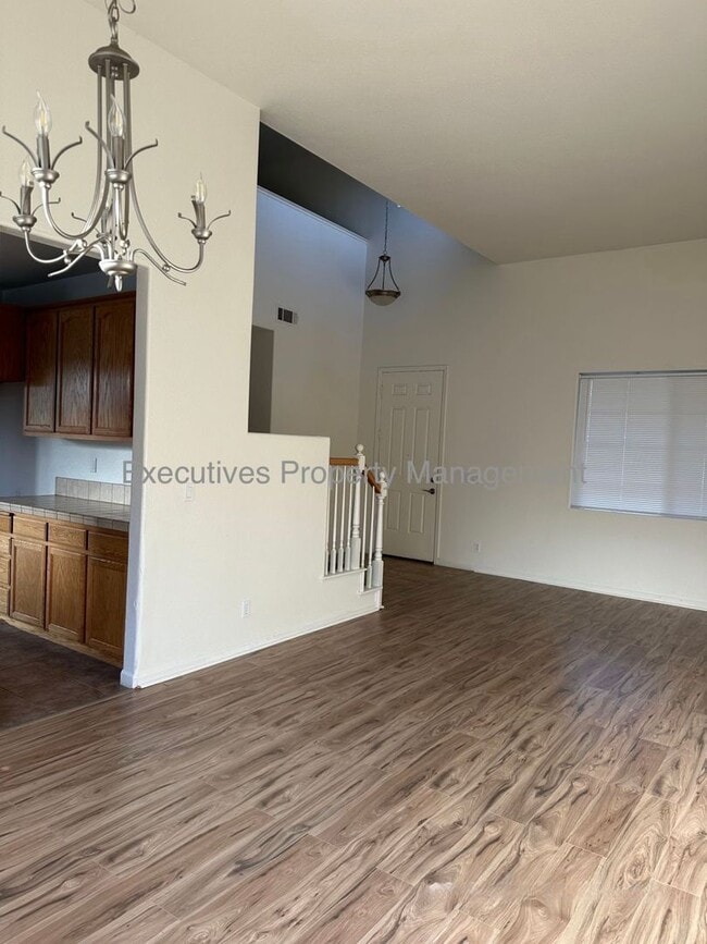 182 Oleander Dr