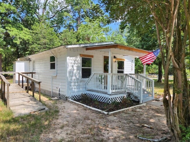 728 Hudson Rd