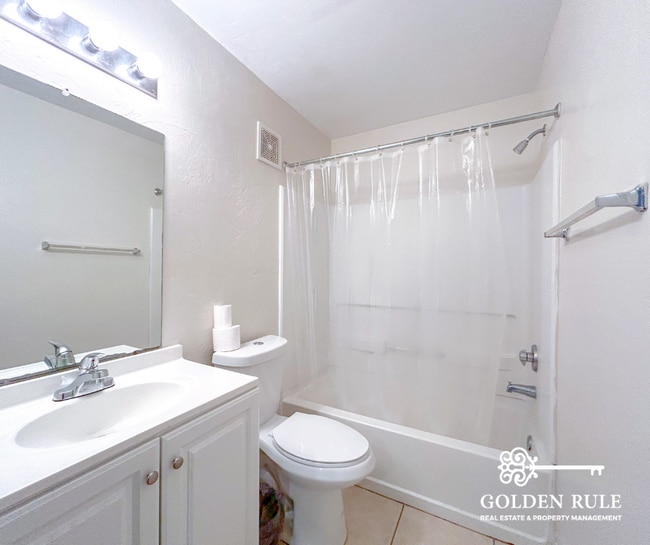 Photo - 4000 SW 23rd St