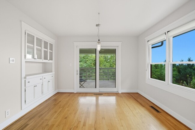 Photo - SW Portland!! Stunning 4-Bedroom Home with...