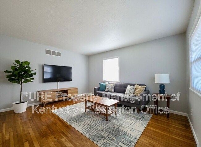 Photo - 3510 Lansdowne Dr Unit B