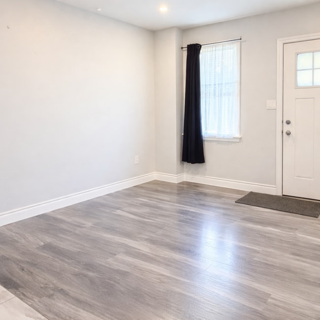 Photo - 1008 Albert Rd
