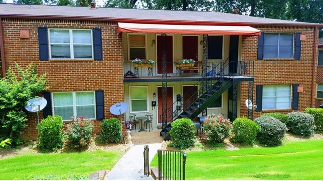 Building Photo - Best in Class at Berkeley Square!