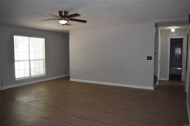 Photo - 3001 Sutton Dr