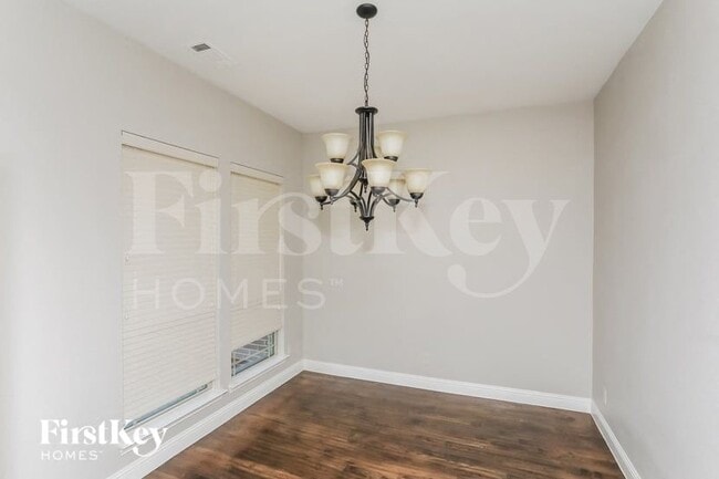 528 Sagebrush Ln