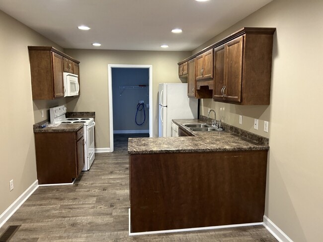 Photo - "Charming 2-Bedroom Retreat with 2 Full Baths in Cookeville – Spacious 1082 Sq Ft Living!" Unit A