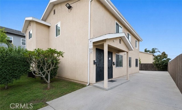 Building Photo - 327 E Lanzit Ave