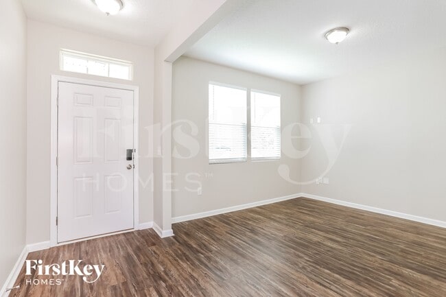 6793 Sandle Dr