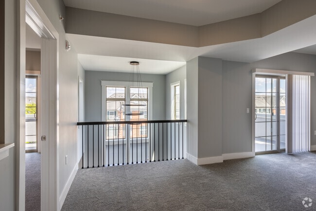 2BR, 2BA - 1,922SF