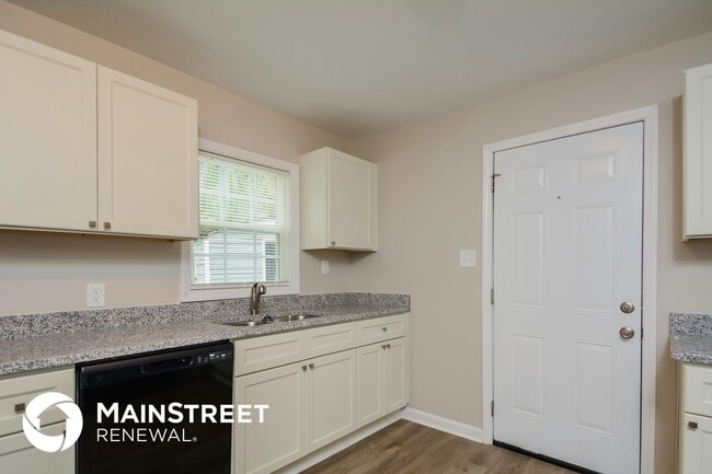 Photo - 189 Lawndale Ave