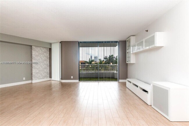 Building Photo - 3300 NE 192 St Unit 516