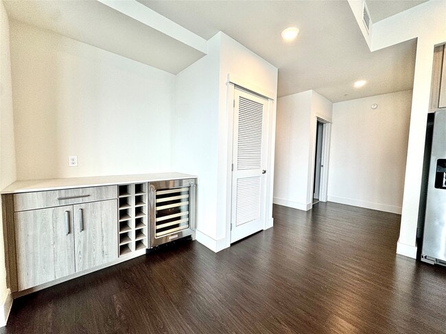 Photo - 3120 Smith St Unit 602