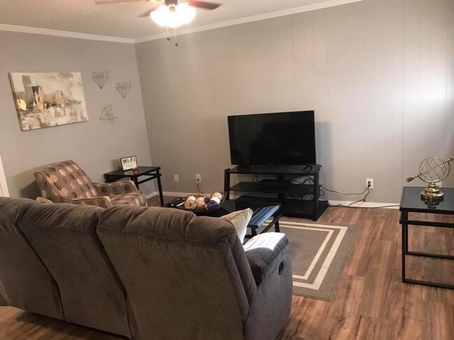 Photo - Williams Court Apartments Unit 4