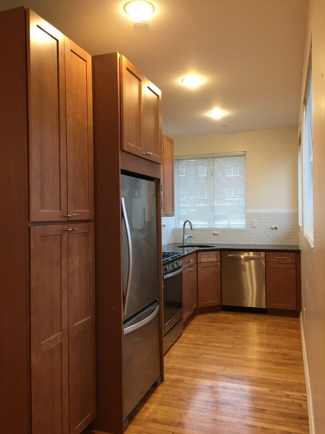 kitchen - 274 New York Ave Unit Apt C