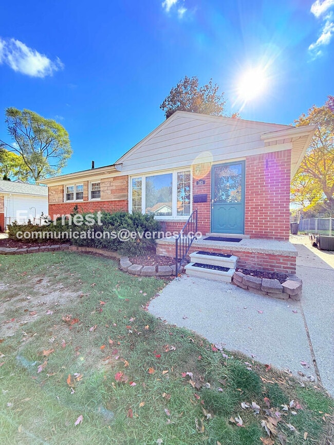 Photo - 165 W Baker Ave