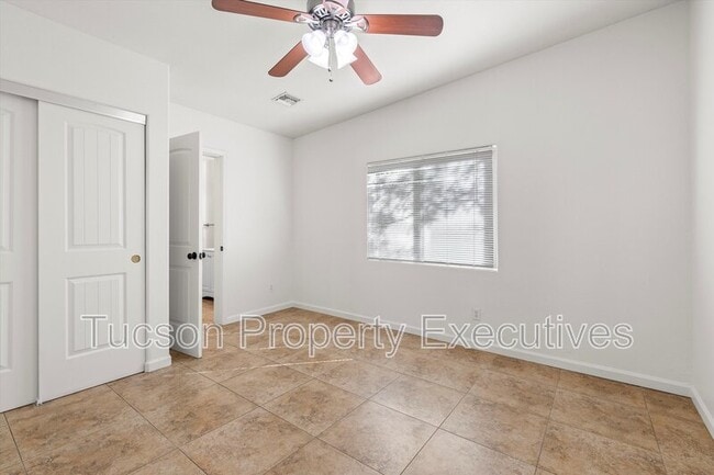 Photo - 227 E Waverly St