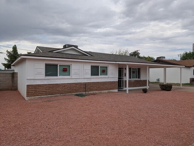 Photo - West Phoenix Fully Remodeled 3br