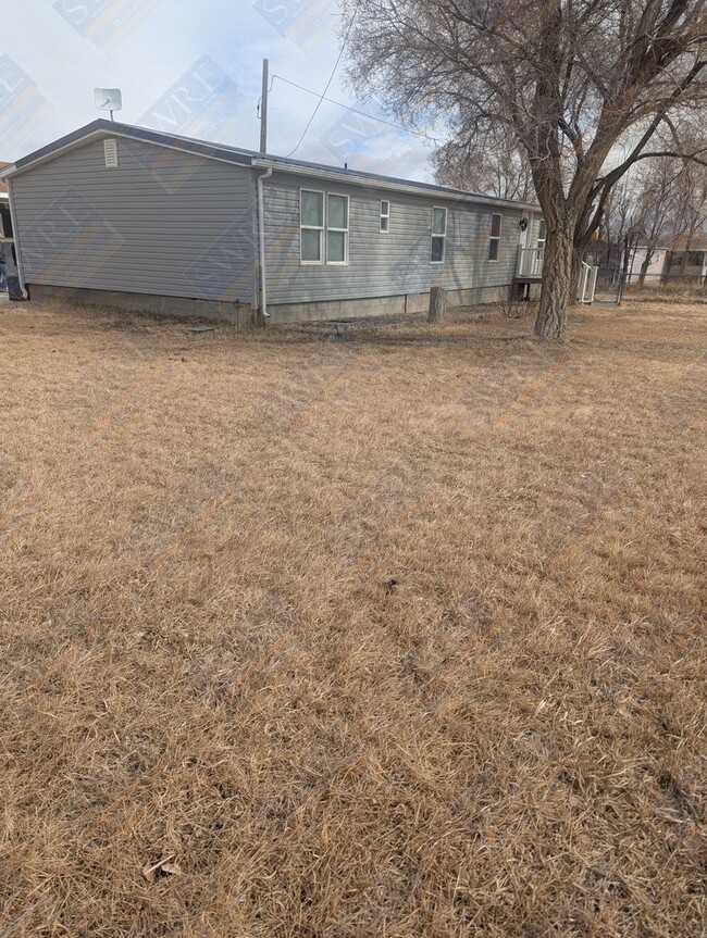 Building Photo - 340 Hoskins-