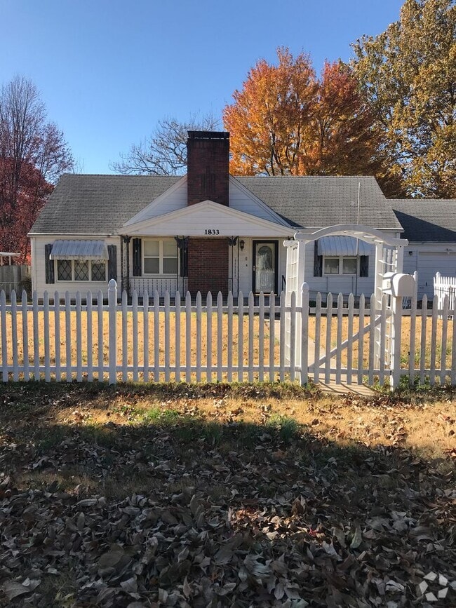 Building Photo - Charming House nestled jnear Campbell and ...