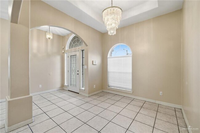 Photo - 19 Dove Ave W