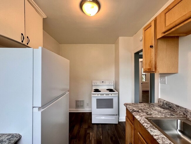 Photo - 4158 Mayfield Dr Unit Upper
