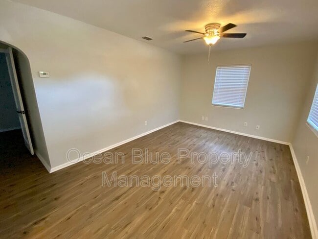 Photo - 740 52nd Ave N
