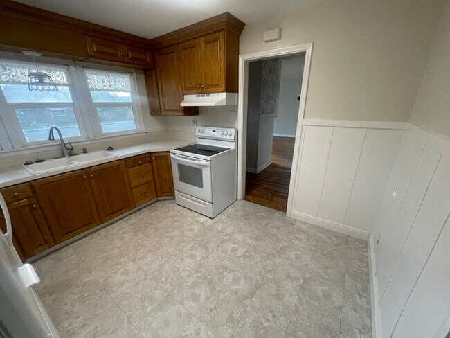 Photo - 1032 N 300 W