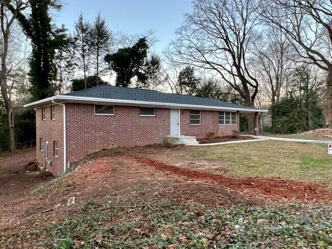 Photo - 1101 Enota Cir NE