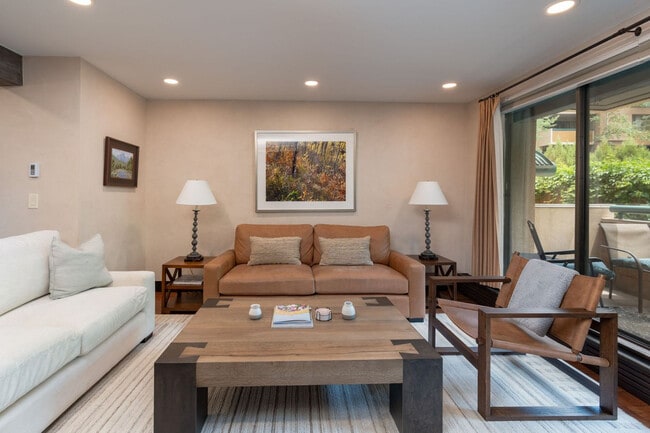 Photo - 1024 E Hopkins Ave Unidad ID1339910P