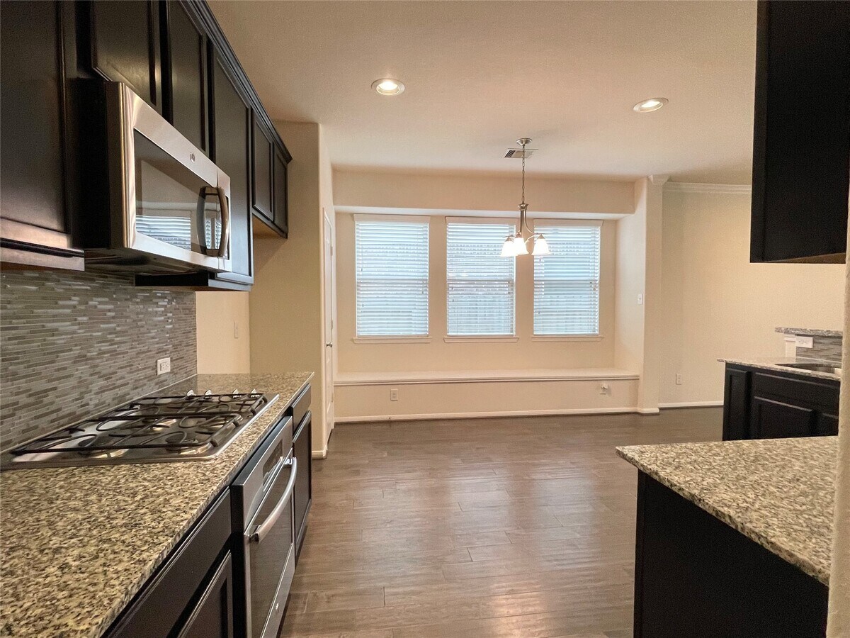 Photo - 3010 Overbrook Meadow Ln