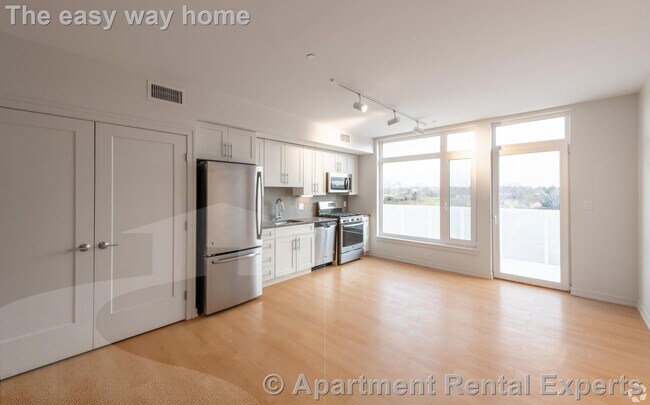 Building Photo - 77 New St Unit #204 Rental