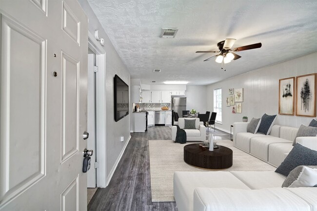 Photo - 308 Lawrence St
